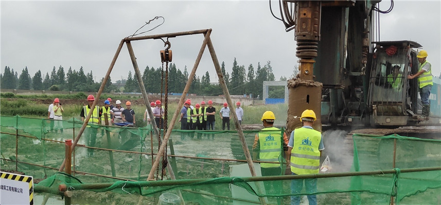 现场施工领导视察照片