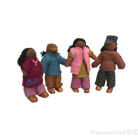 African Family4 Dolls.png