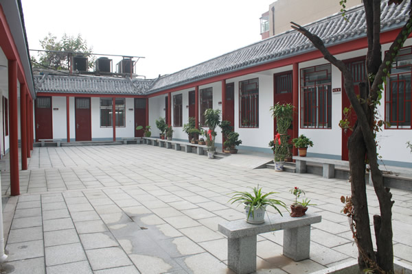 东院庭院（东岳大街46号）