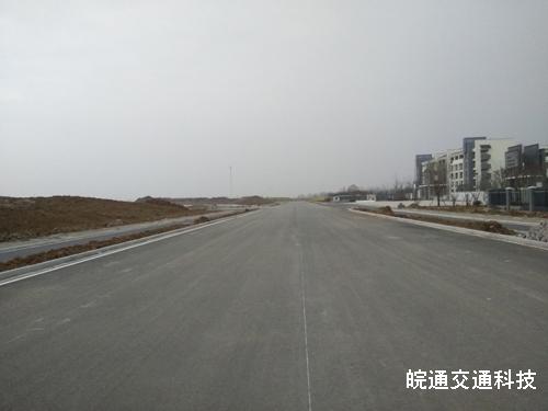 明光中學(xué)門前道路劃線施工