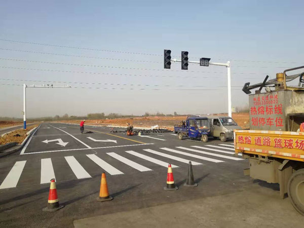滁州市銀山路道路標線施工