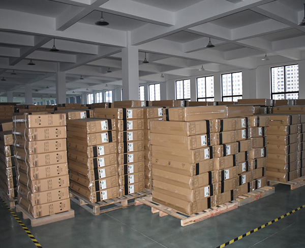 厂房内材料整齐摆放