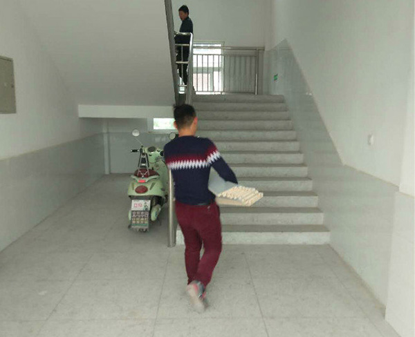 马鞍山姥桥中学小学微机房电脑桌