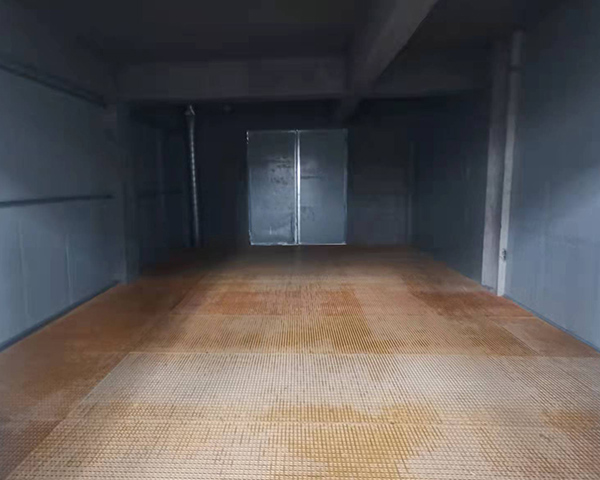 泡沫箱生產設備一角