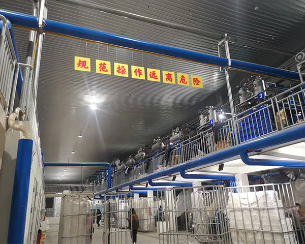 泡沫箱制造車間設(shè)備展示