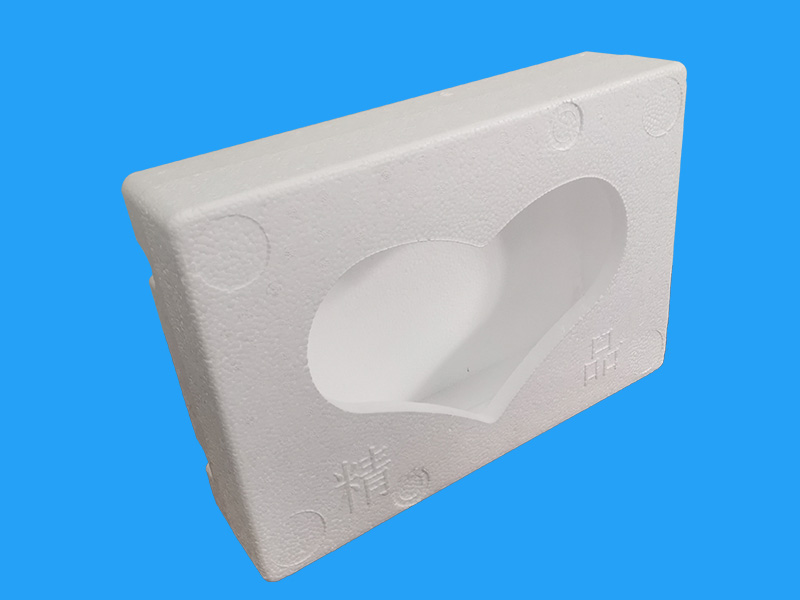 愛(ài)心草莓托