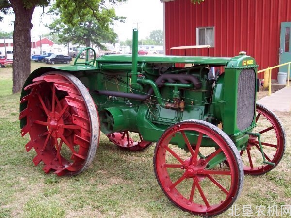 阿里斯查尔莫斯拖拉机