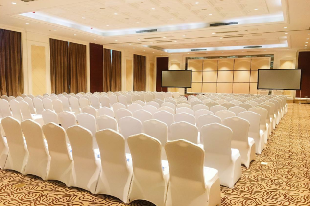 天津恒大-华盛顿厅：共336平米，长24米，宽14米