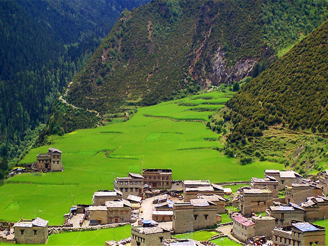 成都-新都桥-稻城亚丁双飞7日游