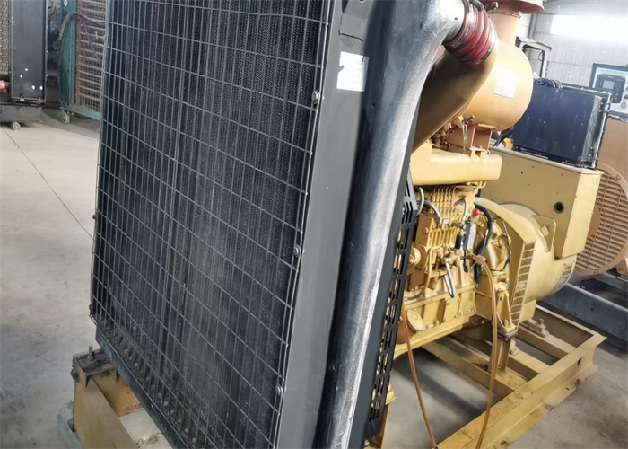 二手300千瓦发电机组，上柴股份G128柴油机，九成新，性能完好，品质优良，28000元转让出售。 (4).jpg