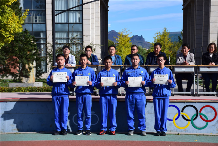 年级举行第一次月考表彰大会-校园动态-校园动态-河北承德第一中学