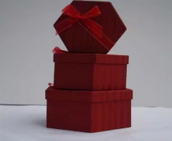 产品彩盒引人注目，映射出包装的重要性