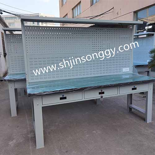  横三抽带挂板工作台