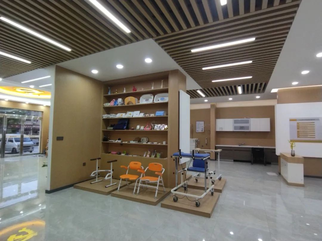 “周口新地标：银龄世界智慧养老展示体验中心，老年生活的新选择”