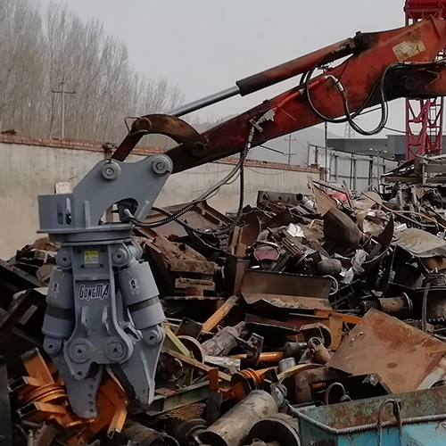 小挖機(jī)雙缸液壓剪安裝試機(jī)現(xiàn)場(chǎng)